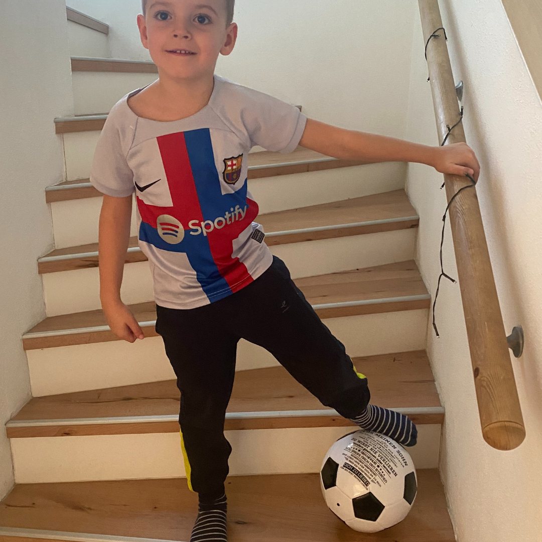 Für meinen Sohn – Einzigartiger Fußball mit besonderer Botschaft