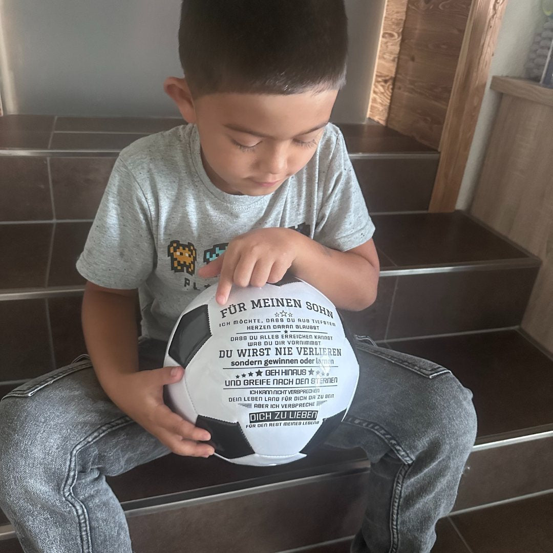 Für meinen Sohn – Einzigartiger Fußball mit besonderer Botschaft
